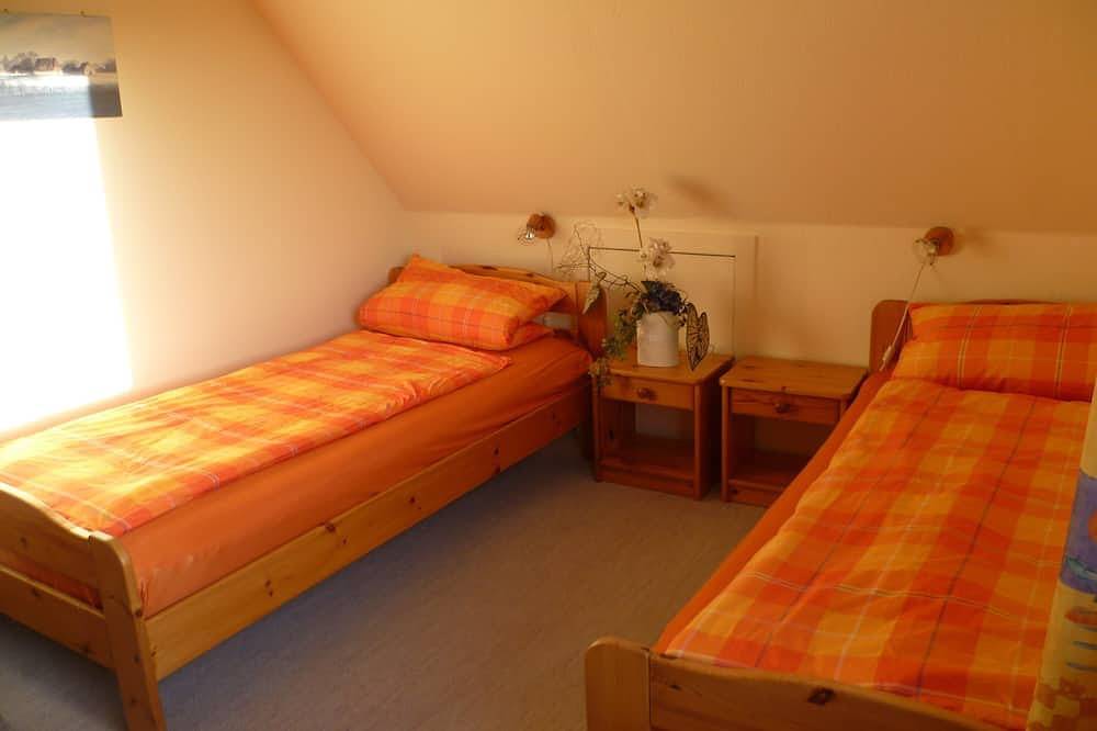 Ganze Wohnung, Familienfreundliche Ferienwohnung mit großem Garten in Köhn, Südliche Ostseeküste