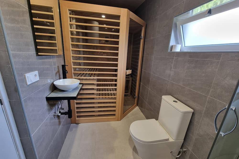 Villa with Private Pool in Alicante / Bbq / Fitnesscenter / Sauna in San Vicente del Raspeig, Costa Blanca