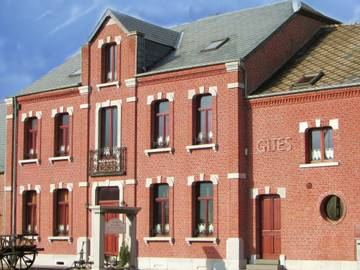 Gîte pour 15 personnes, avec balcon, adapté aux familles dans Cul-des-Sarts