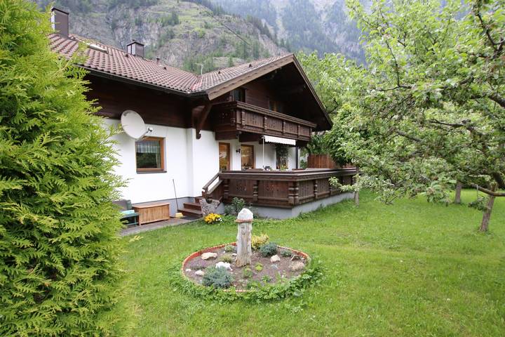 Ferienwohnung für 4 Personen, mit Balkon in Huben - 2