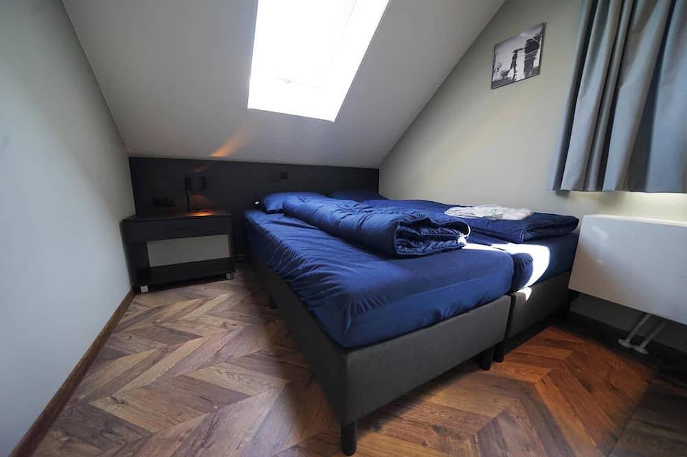 Villa for disabled people with 5 bedrooms and 2 bathrooms in Kampen, Veluwemeer