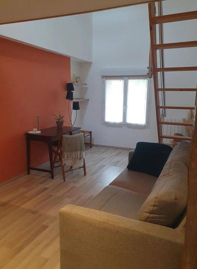 Gîte pour 4 personnes, avec terrasse ainsi que jacuzzi et jardin à Chasseneuil-du-Poitou - 2