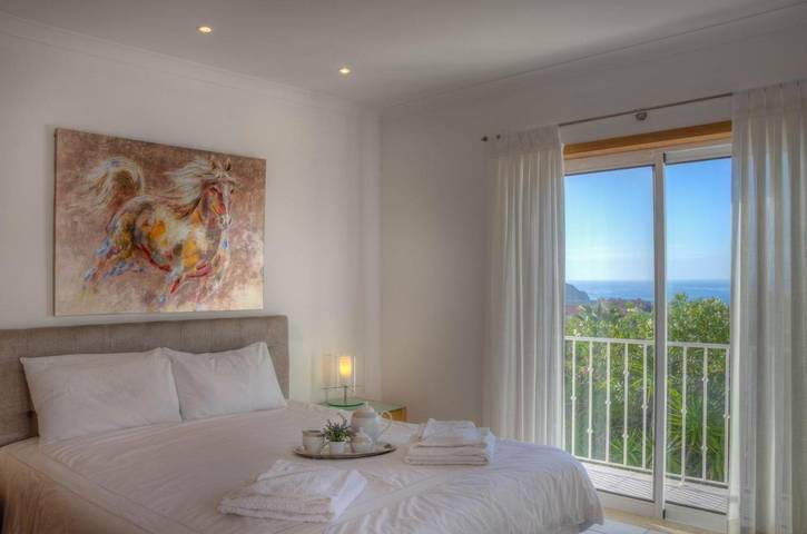 Holiday rental for 8 people, with Balcony and Terrace as well as Garden and Pool in Praia da Luz