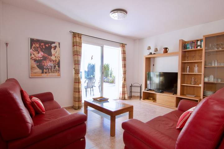 Villa Noma con vistas al mar, piscina, jardín y Wi-Fi in La Merced, Campello