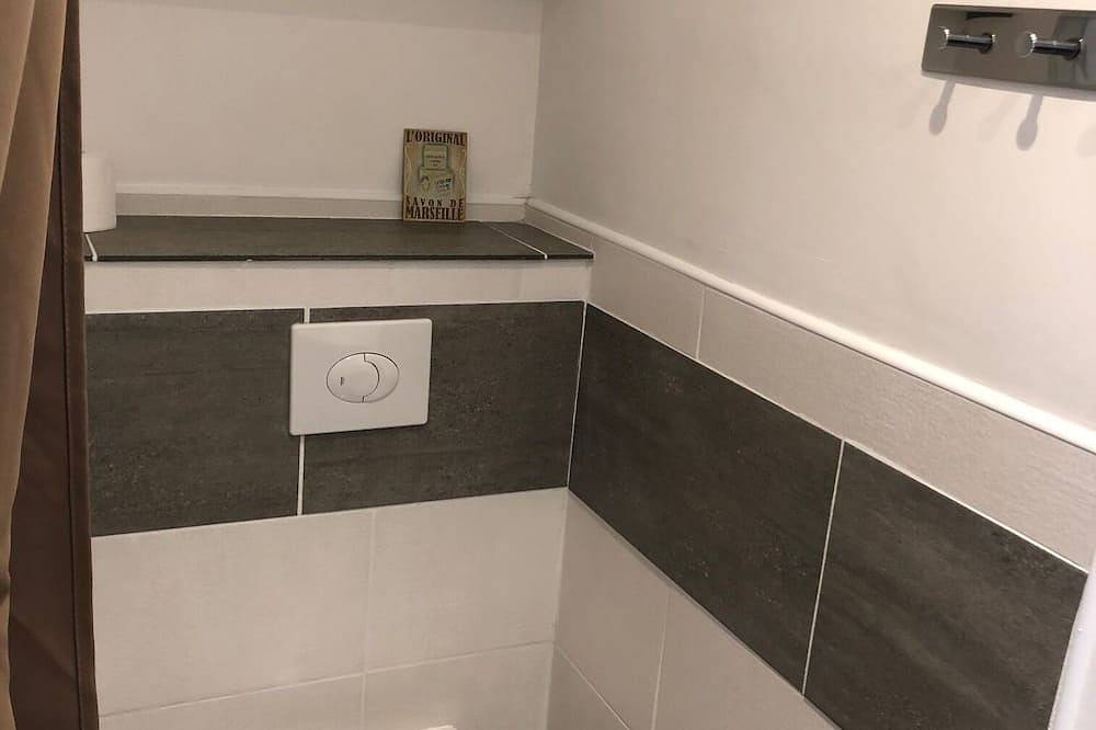 Appartement entier, Appartement T2 avec extérieur et vue sur les montagnes in Digne-les-Bains, Alpes-de-Haute-Provence