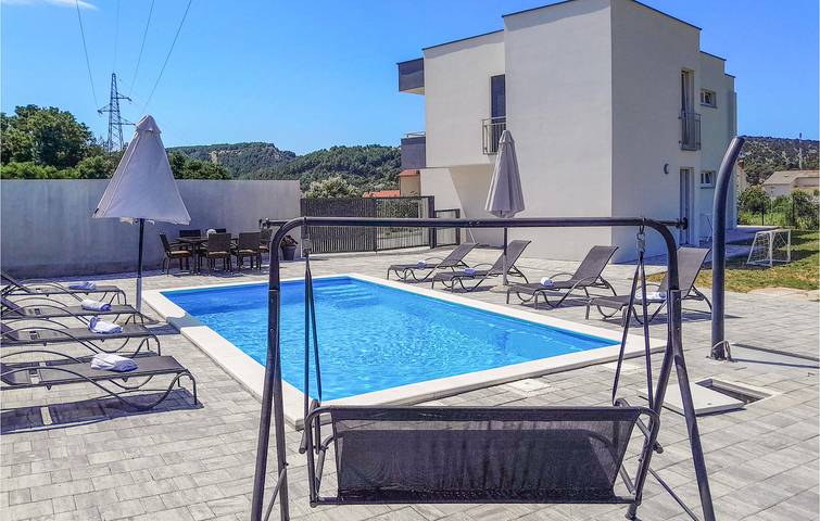 Ferienhaus für 12 Personen, mit Pool und Terrasse sowie Garten auf Rab - 2