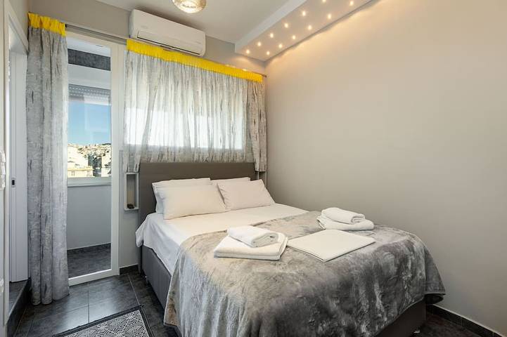 Entire apartment, Helios central luxury suite in Thessaloniki region