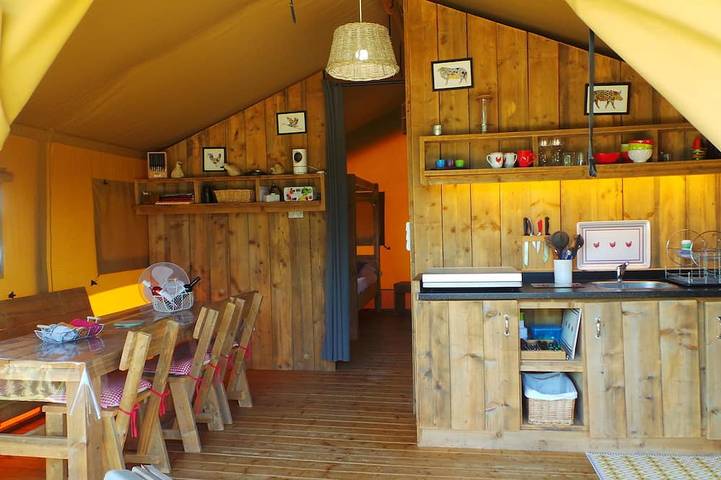 Gîte pour 5 personnes, avec Jacuzzi ainsi que Terrasse et Jardin à Monprimblanc