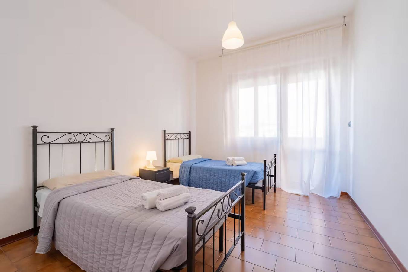 Entire apartment, Apartment 'La Casa Di Giotto' with Balcony, Wi-Fi and Air Conditioning in Lucca, Via Francigena