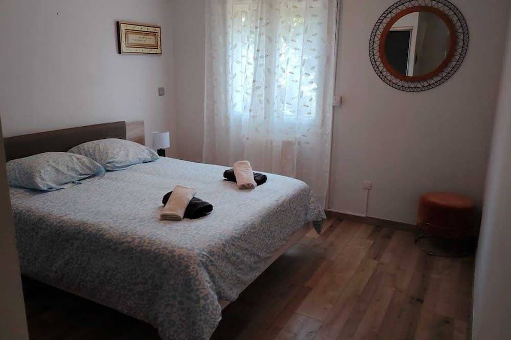 House in Rochefort with Private Pool & Ac in Rochefort-du-Gard, Nimes und Umgebung