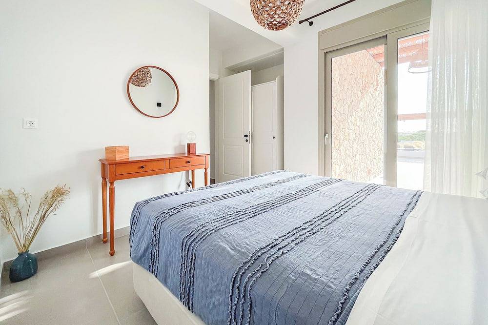 Stylish Beach House 4 Br w/pool - 1 min from the beach! in Lachania, Rhodes