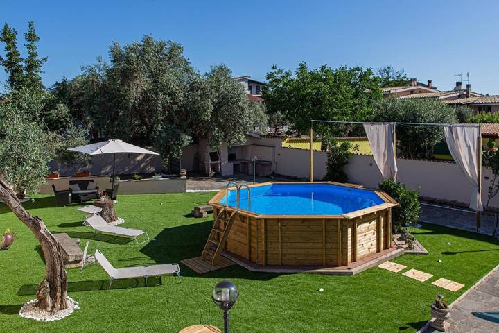 Villa per 2 persone, con giardino e piscina nonché panorama e sauna - 1
