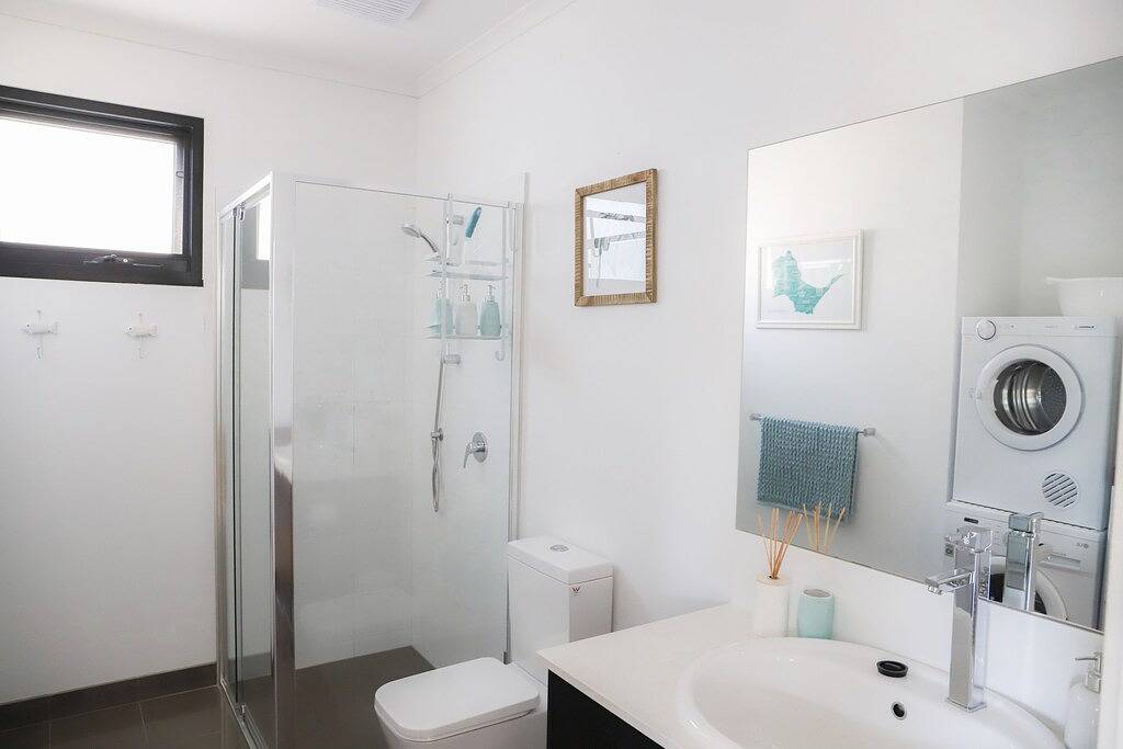 Ganze Wohnung, \"Capel Sunrise\" Luxus 2 Br Brandneues Apartment gegenüber dem Küstenvorland. Standort ++ in Melbourne, Mornington Peninsula