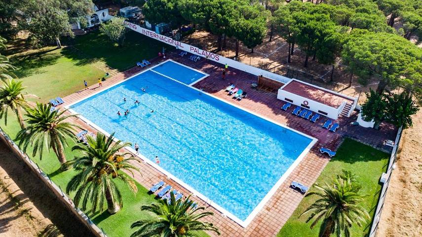 Location de vacances pour 4 personnes, avec terrasse ainsi que piscine et jardin à Palamós - 4