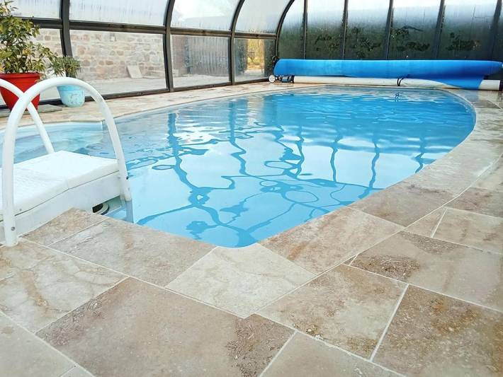 Location de vacances pour 14 personnes, avec jardin ainsi que piscine et vue à Villiers-le-Pré