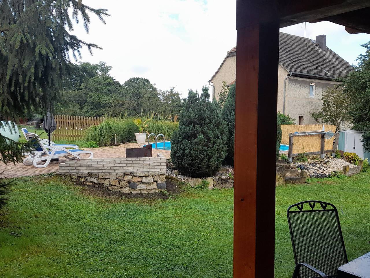 Ferienhaus mit eigenem Pool in ruhiger Lage in Saaleland