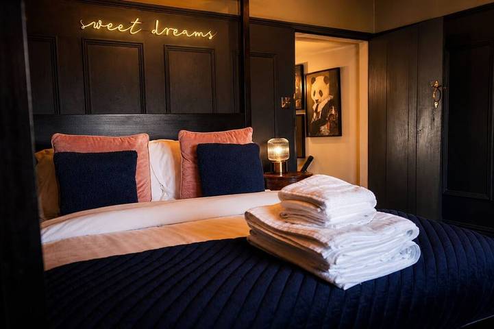 Luxury Boutique Countryside Cottage Hot Tub Spa Retreat in Yorkshire in Howardian Hills