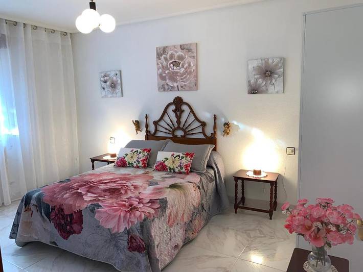 Casa de vacaciones para 4 personas, con terraza y jardín además de piscina y vistas - 1