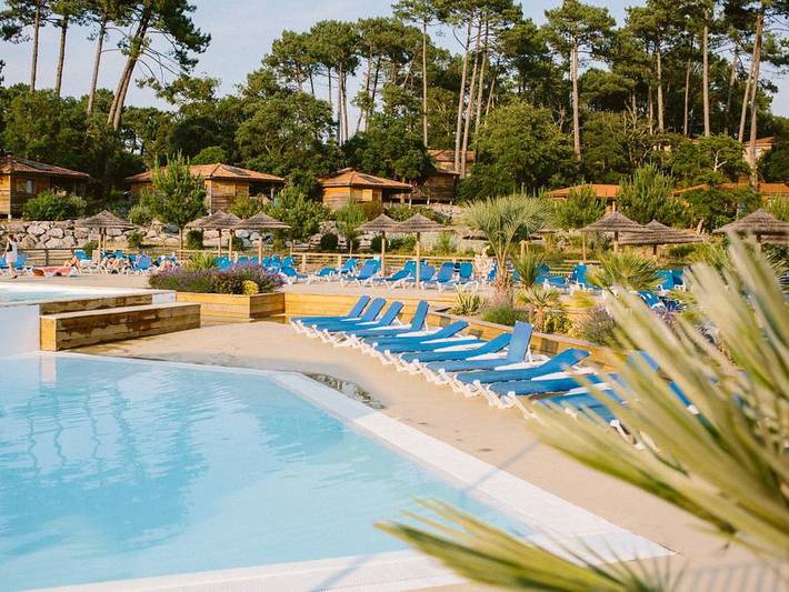 Camping für 4 Personen, mit Whirlpool und Terrasse sowie Kinderpool in Seignosse