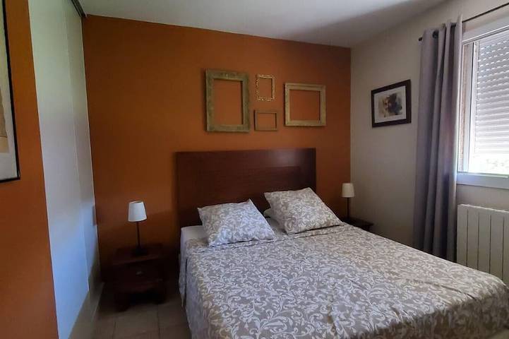 Location de vacances pour 6 personnes, avec jardin et terrasse à Bellegarde - 4