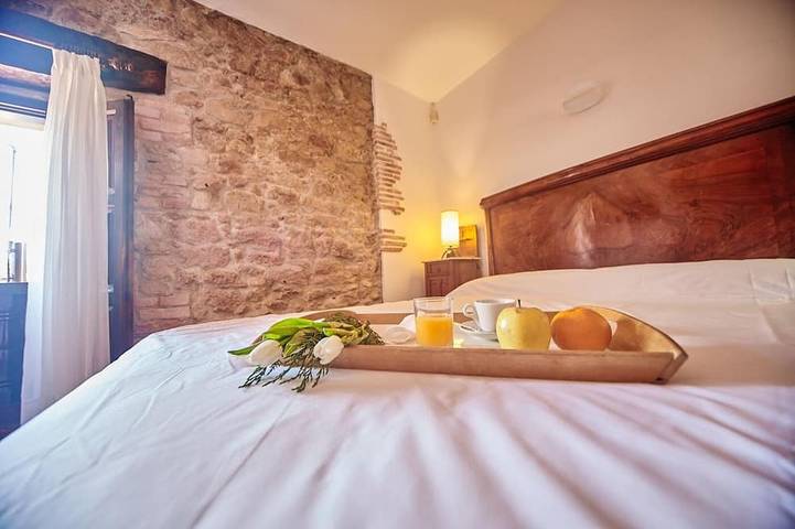 Home in Oreña · 8 bedrooms · 11 beds · 8 baths in Alfoz de Lloredo, Cantabrian Coast