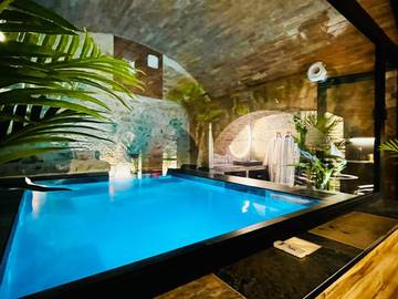 Gîte pour 2 personnes, avec jacuzzi et piscine à Valence