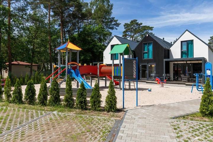Domek letniskowy dla 7 osób, z jacuzzi i sauna oraz ogród, zwierzęta dozwolone w Pobierowo