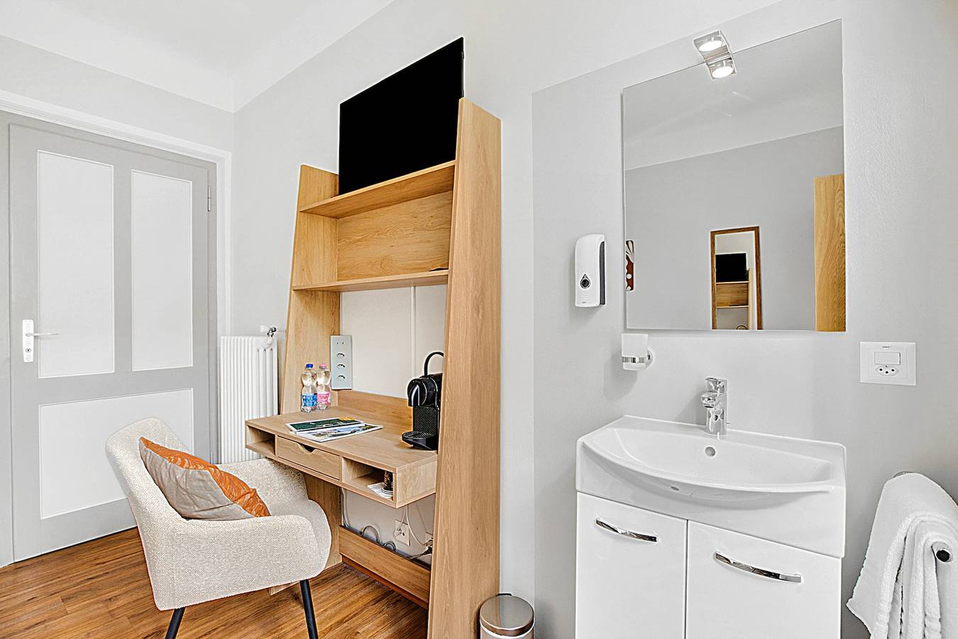 Agra 6 (Lugano), single, Shared Bathroom in Bigogno, Collina d'Oro