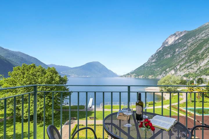 Appartamento per 4 persone, con vista lago e balcone, adatto a famiglie con bambini a Comune di Porlezza