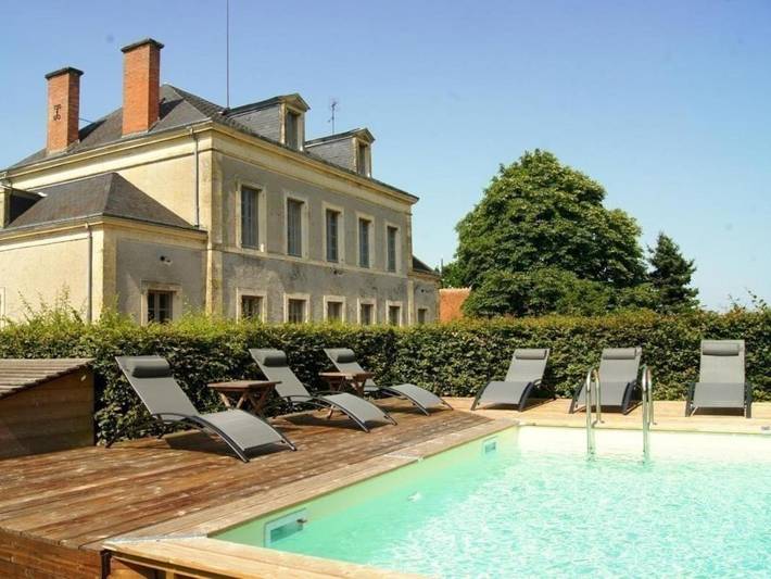 Maison de vacances pour 12 personnes, avec Jacuzzi et Terrasse ainsi que Jardin et Piscine à Cérilly
