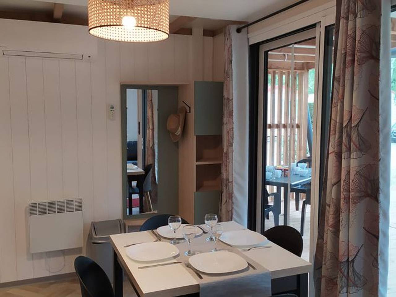Chalet amplio con terraza para 6 personas in Saint-Maime, Parque natural regional del Luberon