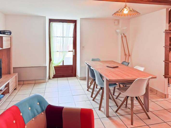 Location de vacances pour 6 personnes, avec vue et terrasse à Saint-Pantaléon-de-Lapleau - 4
