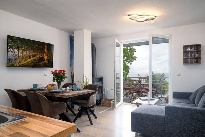 Ferienwohnung für 4 Personen, mit Balkon und Garten sowie Kinderpool und Pool in Sassnitz, Rügen