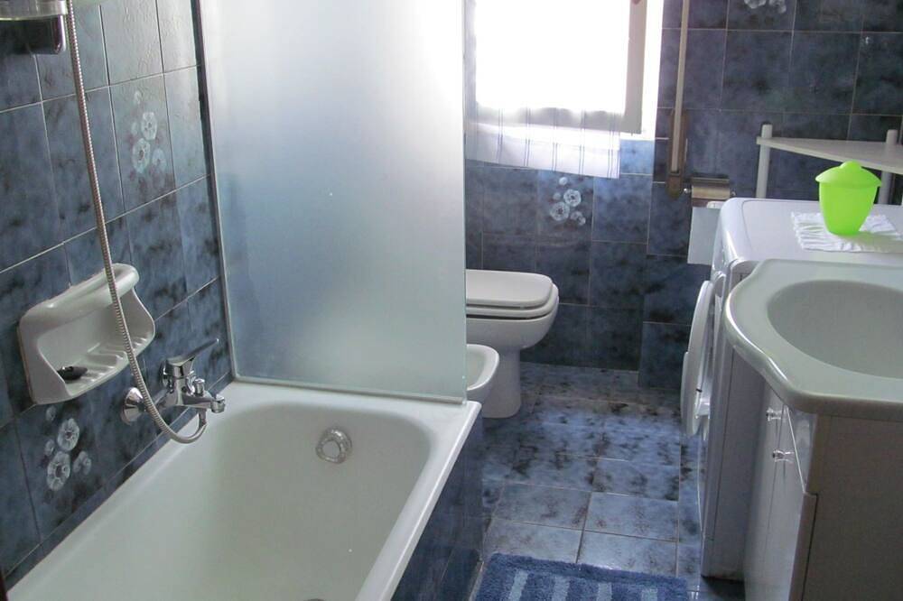 Entire apartment, Appartment Laura in San Bartolomeo al Mare (City), San Bartolomeo al Mare