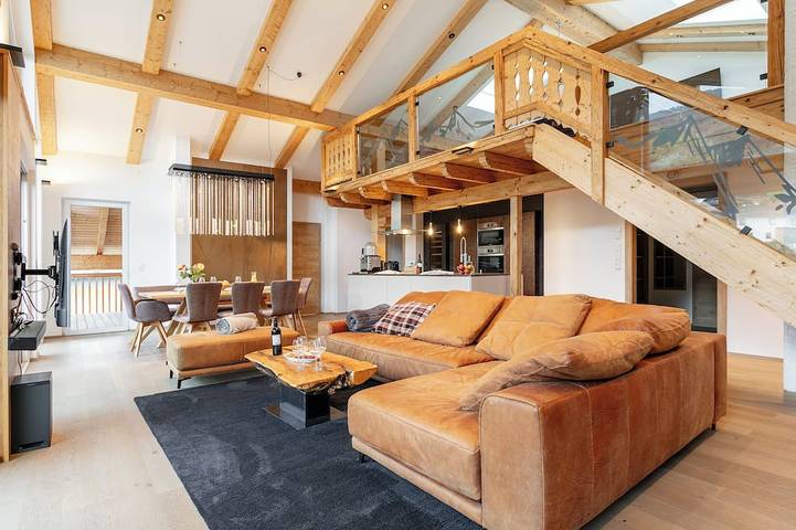 Ferienwohnung für 8 Personen, mit Sauna und Balkon sowie Whirlpool in Haus