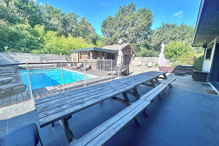 Location de vacances pour 29 personnes, avec Terrasse à Le Teich