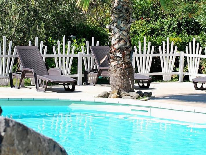 International Glamping Lago di Bracciano  - Wohnwagen 2 personen - Caravan patio - Pet Friendly in Trevignano Romano, Braccianosee