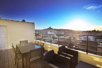 Gîte pour 4 personnes, avec vue et terrasse dans Office De Tourisme Et Des Congres De Marseille