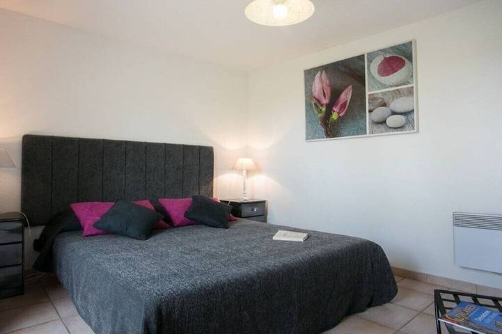 Gîte pour 7 personnes, avec jardin et piscine à Thuir