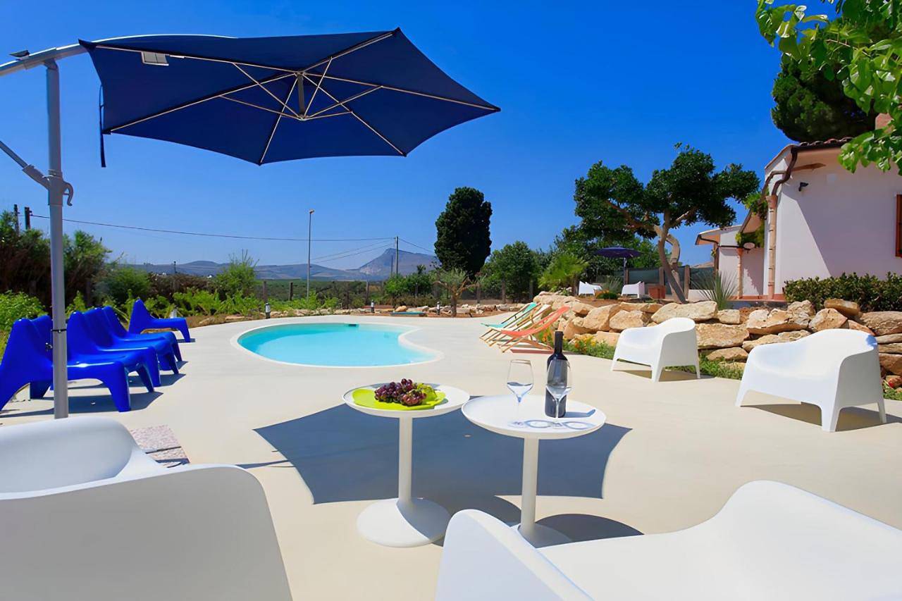 Villa Due Pini con piscina privata in Partinico, Provincia di Palermo