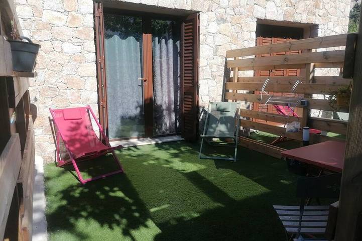 Chambre d’hôte pour 2 personnes, avec jacuzzi ainsi que jardin et piscine