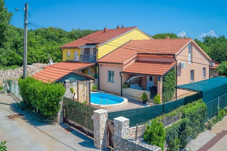 Ferienhaus für 6 Personen, mit Whirlpool und Pool, mit Haustier