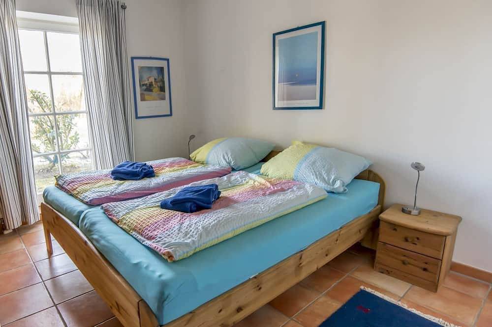 Ganze Wohnung, Ferien unter dem Reetdach auf Rügen - Wohnung 2 in Altenkirchen, Rügen