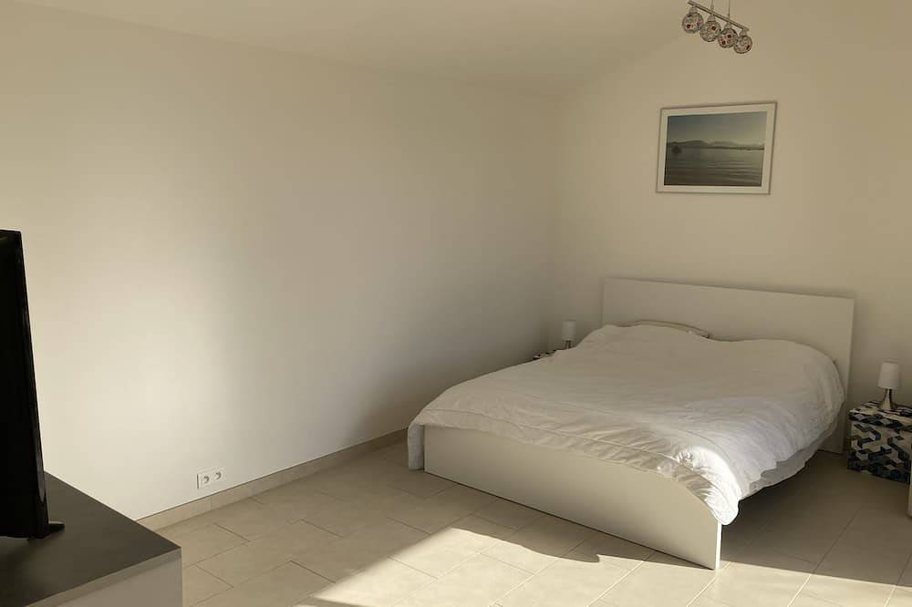 Magnificent villa with swimming pool, in a quiet location. Great performances in Tourrettes-sur-Loup, Cannes region