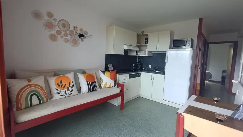 Apartamento de vacaciones para 2 personas, con piscina además de vistas y jardín - 1