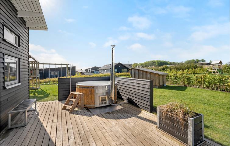 Ferienhaus für 12 Personen, mit Terrasse und Whirlpool sowie Garten und Sauna in Kelstrup Strand - 4