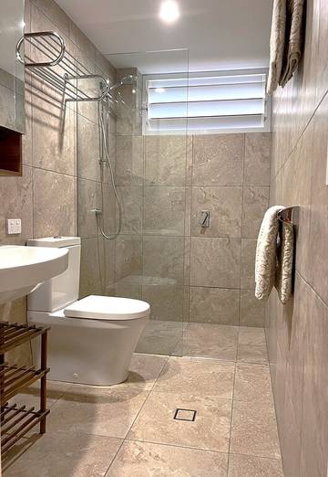 Holiday Home for 14 People in Sunshine Beach, Noosa Shire, Photo 3