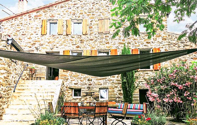 Location de vacances pour 7 personnes, avec terrasse ainsi que piscine et jardin à Taulis - 2