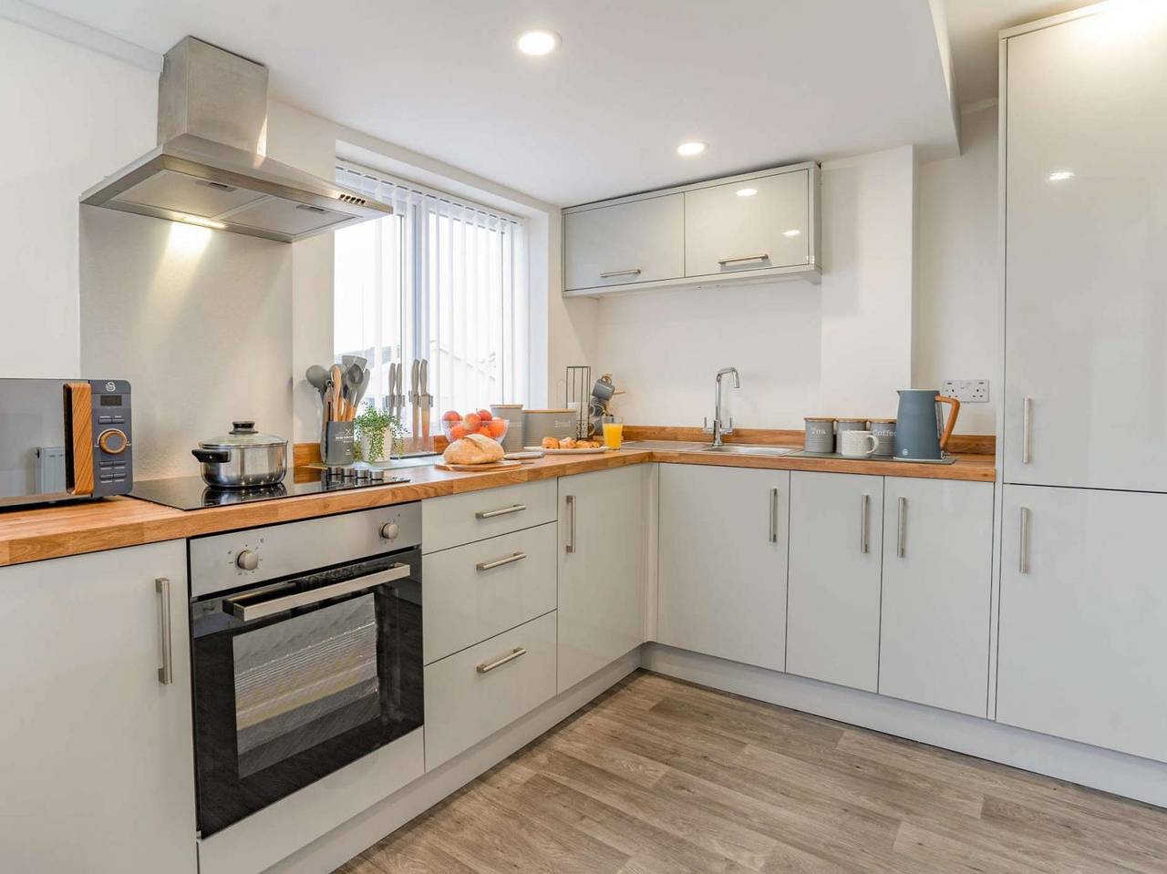 3-Bed 5-6 berth modernised bungalow! in Tenby, Pembrokeshire