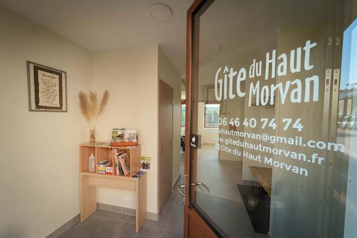Location de vacances pour 13 personnes, avec Balcon et Terrasse ainsi que Jardin et Vue à Arleuf
